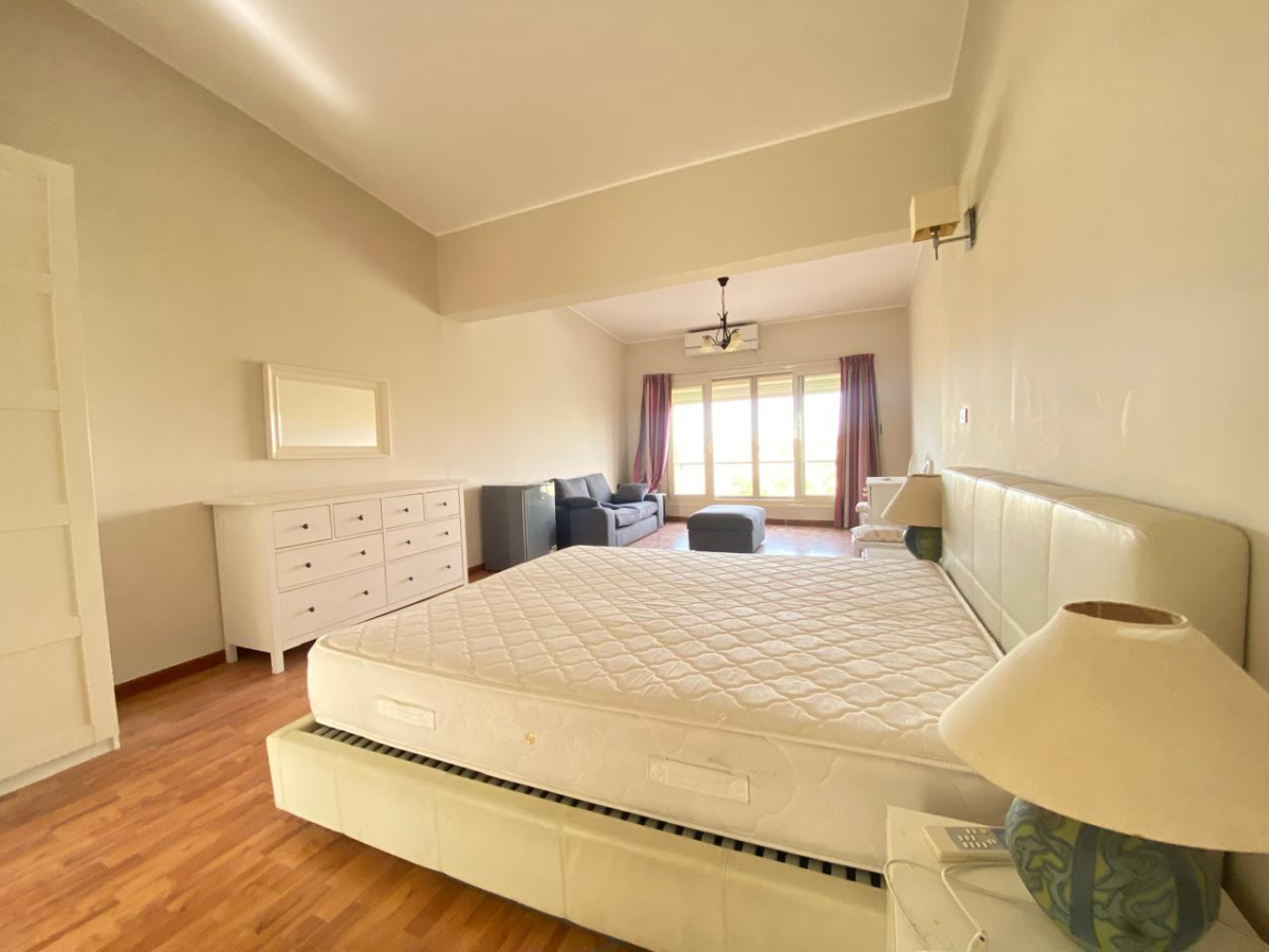 فيلا للايجار بمارينا 6 حمام سباحه تشطيب وفرش راقي