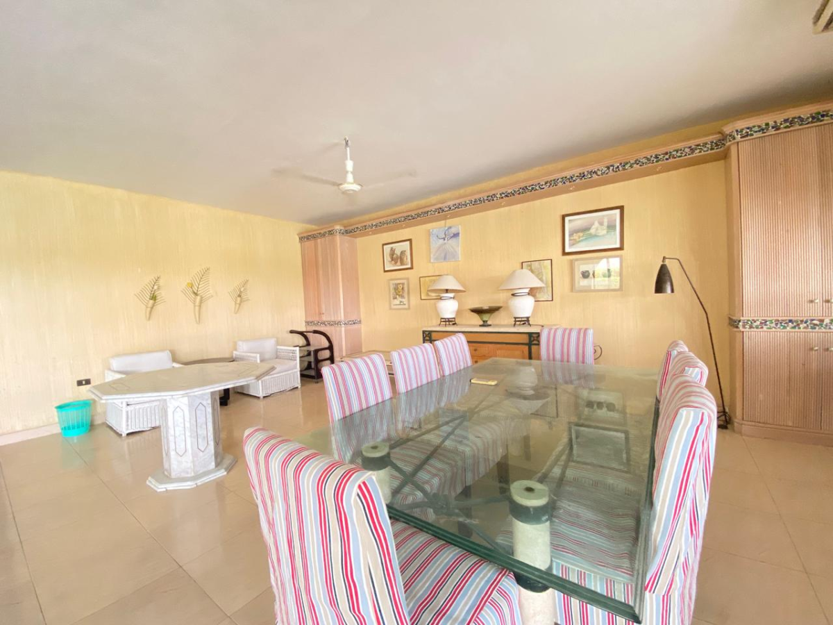 فيلا للايجار بمارينا 6 حمام سباحه تشطيب وفرش راقي