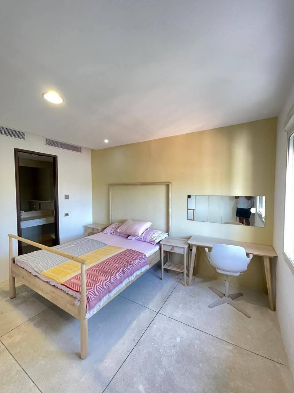 فيلا الايجار اول صف بحيره وحمام سباحه خاص بفرش راقي 5 نــــــــــوم 