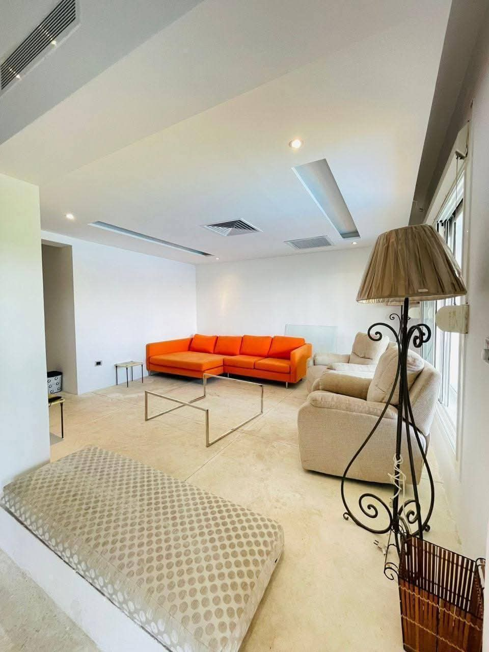 فيلا الايجار اول صف بحيره وحمام سباحه خاص بفرش راقي 5 نــــــــــوم 