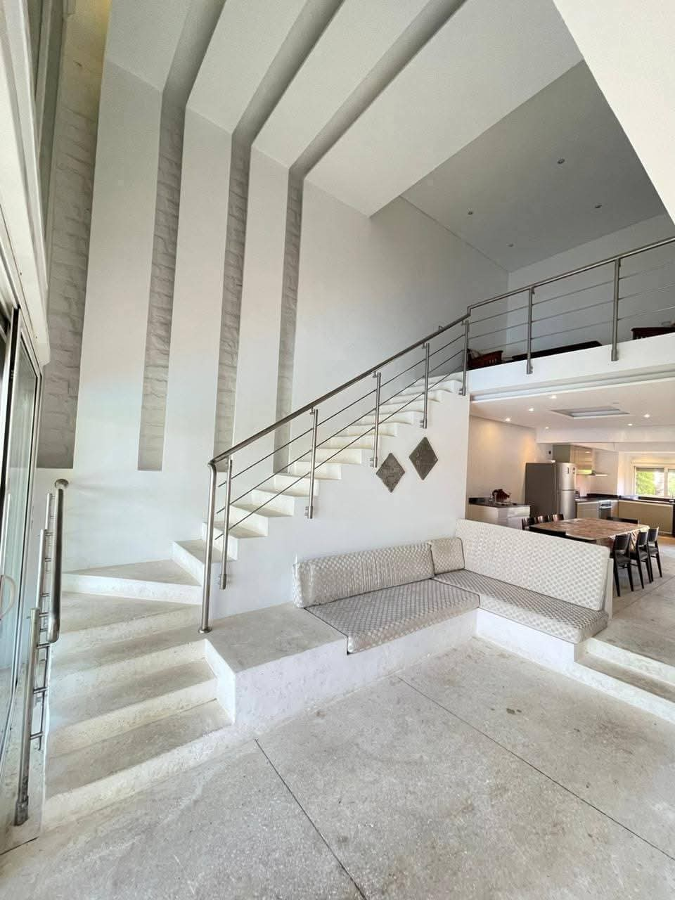 فيلا الايجار اول صف بحيره وحمام سباحه خاص بفرش راقي 5 نــــــــــوم 