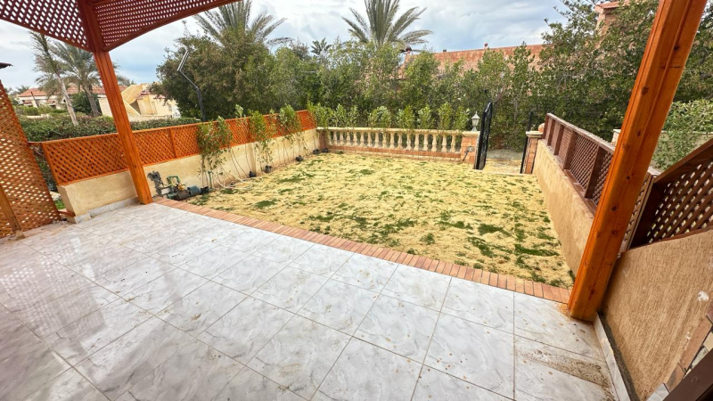 شاليه ارضي بحديقة وروف رؤيه بحر خاص للبيع بالتقسيط او الكاش
