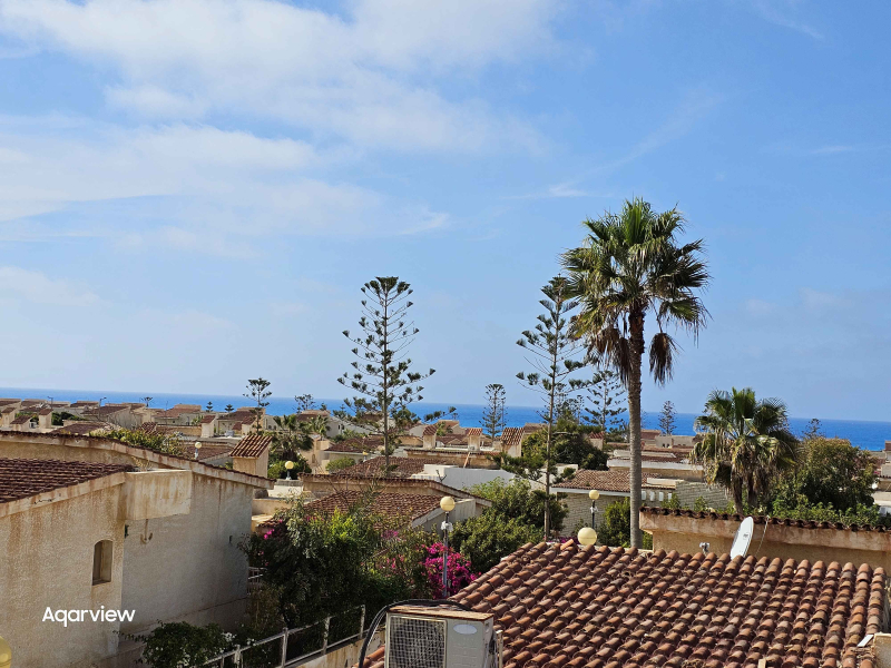 شاليه اول علوي فيو بحر تشطيب سوبر لوكس في قرية المنتزة الكيلو 80 الساحل الشمالي