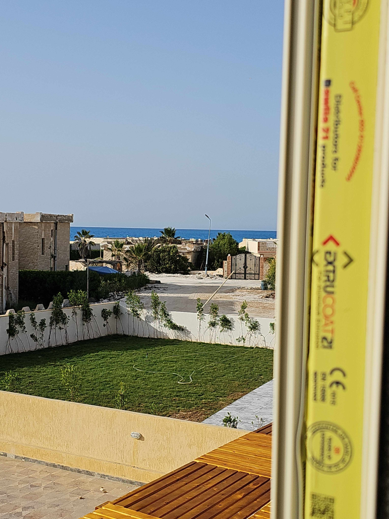 شاليه صف ثالث للبيع فيو بحر بقريه الروضه الساحل الشمالي