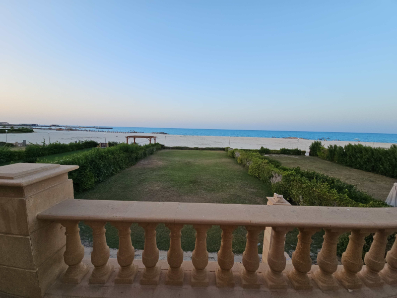 فيلا للبيع اول صف بحر مارينا 7