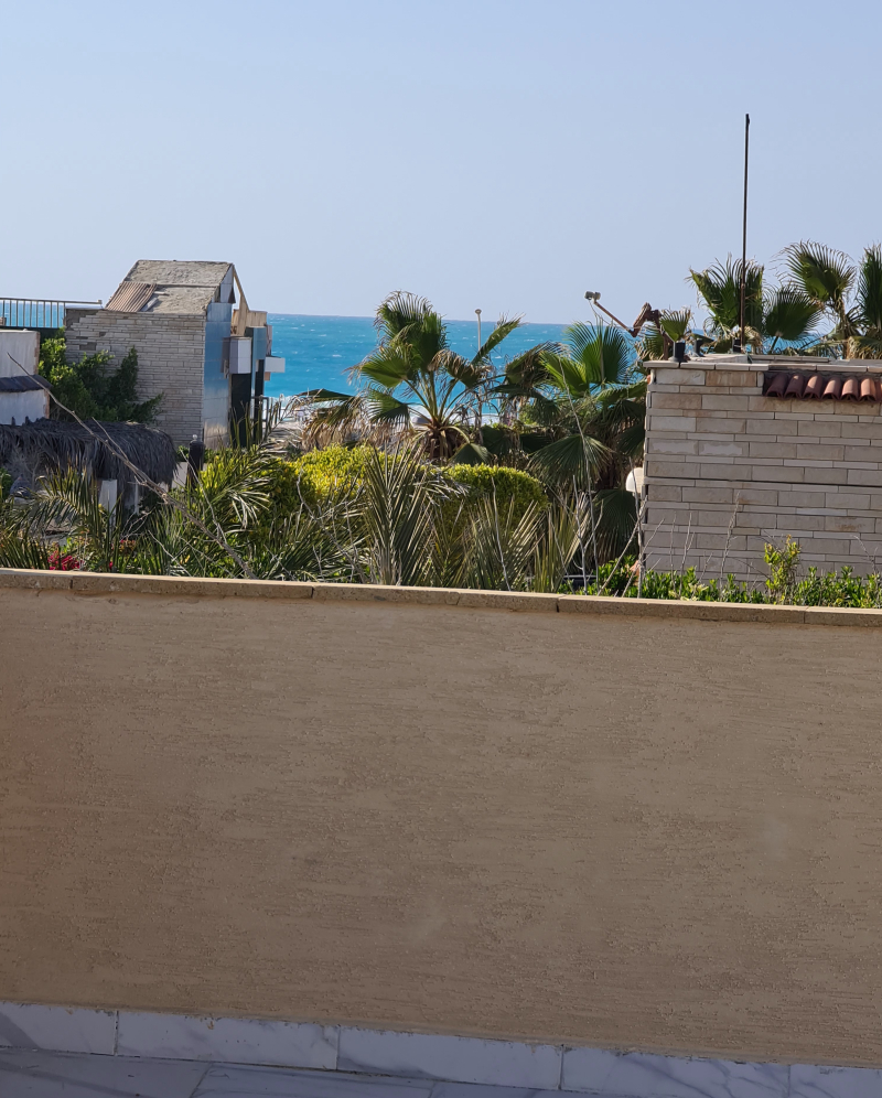 فيلا خاصه للبيع بالتقسيط على بعد خطوات للبحر على مساحه 400 متر