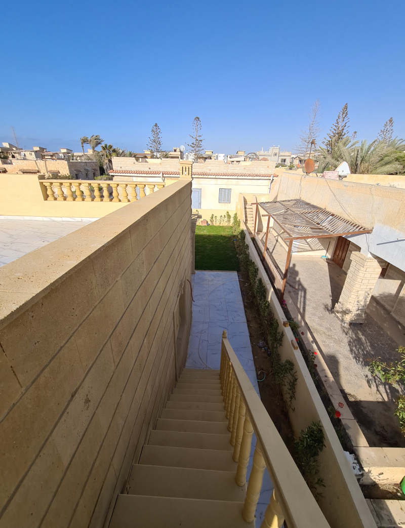 فيلا خاصه للبيع بالتقسيط على بعد خطوات للبحر على مساحه 400 متر