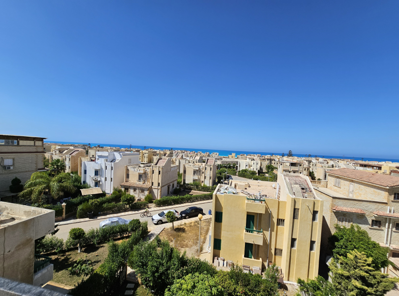 شاليه اول علوي بروف في قرية بدر الساحل الشمالي