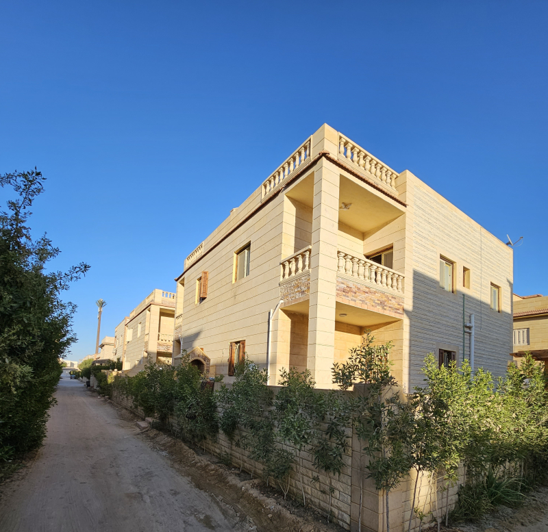 فيلا للبيع بحمام سباحه خاص في الساحل الشمالي