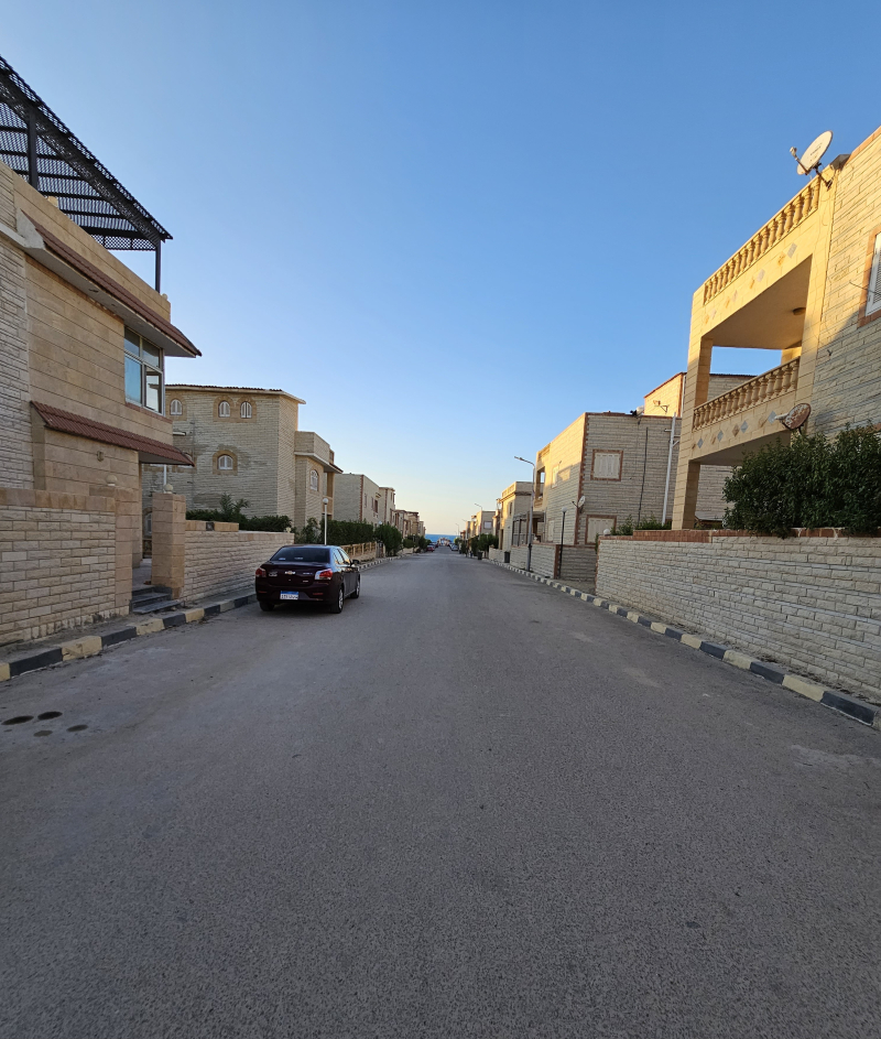 شاليه اول علوي بروف بحمام سباحه خاص للبيع بالتقسيط