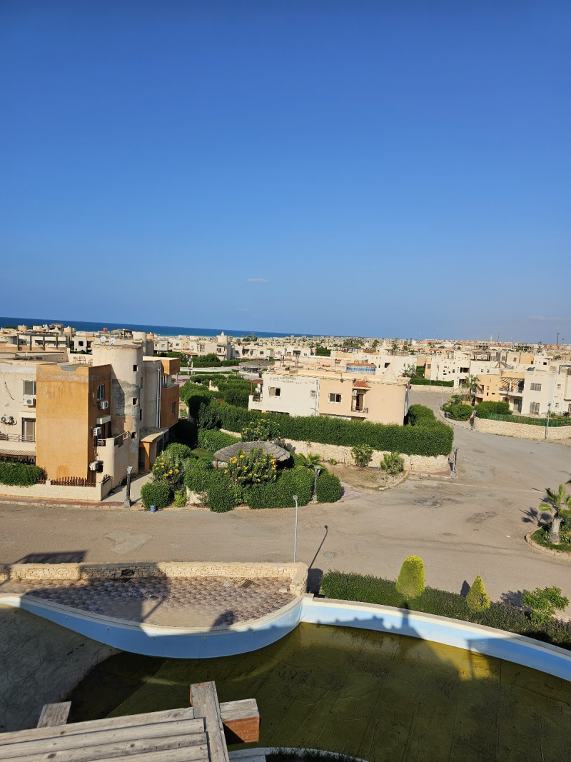 شاليه تاني علوي بروف للبيع بالفراش والاجهزه والتكييفات