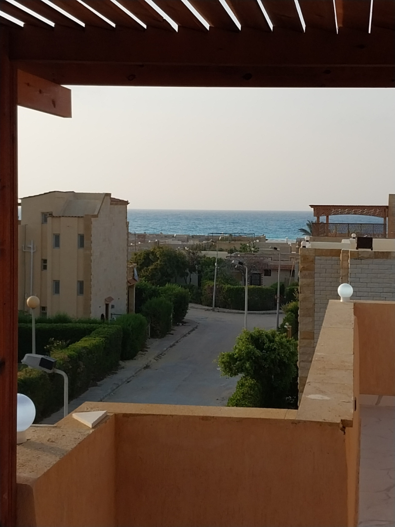شاليه علوي بروف للبيع بالتقسيط في الساحل الشمالي 5 نـوم و2 حمام
