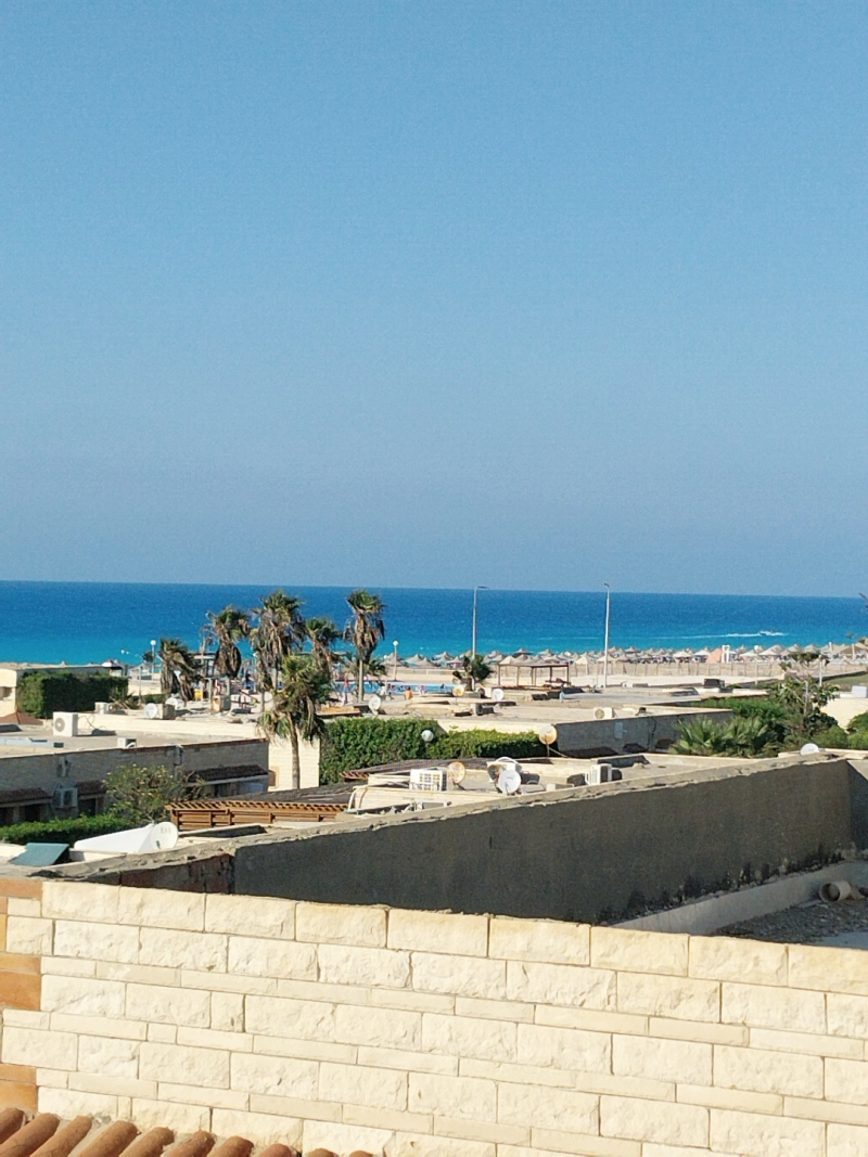 فيلا بحمام سباحة خاص في الساحل الشمالي قرية حورس الكيلو 73 للبيع بالتقسيط