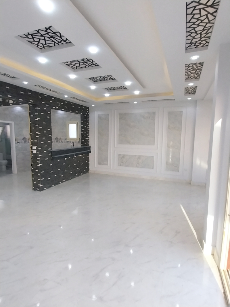 فيلا فيو حمامات سباحه وبحر في الساحل الشمالي قريه بيرلا مارينا للبيع بالتقسيط