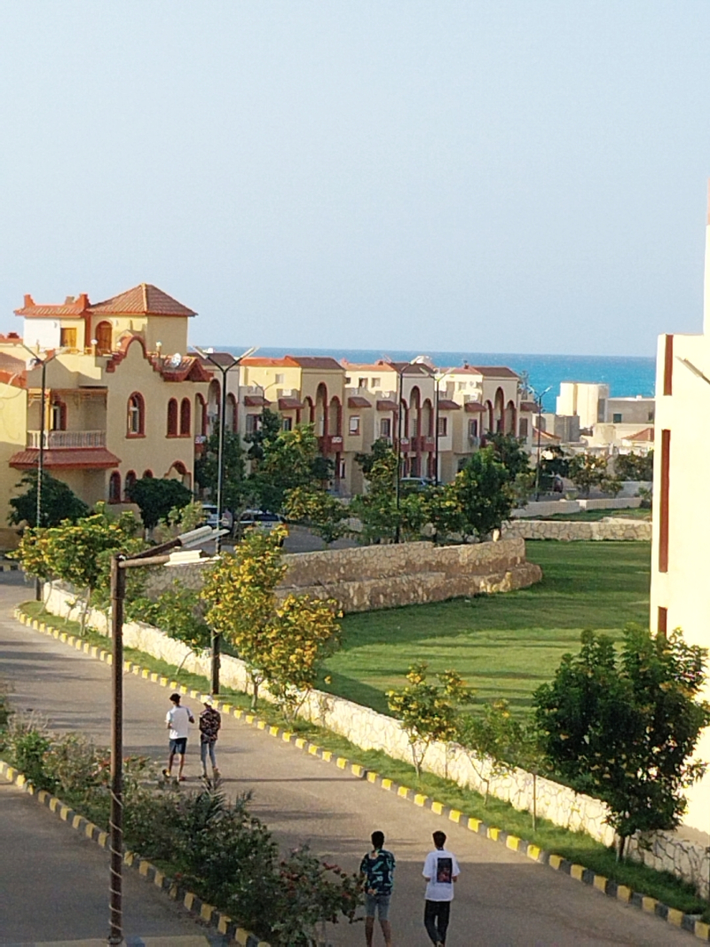 فيلا للبيع بالتقسيط في الساحل الشمالي قرية بيرلا مارينا الكيلو 90