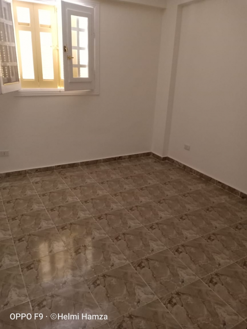 فيلا بقرية حورس  متر² دور ارضى بحديقة