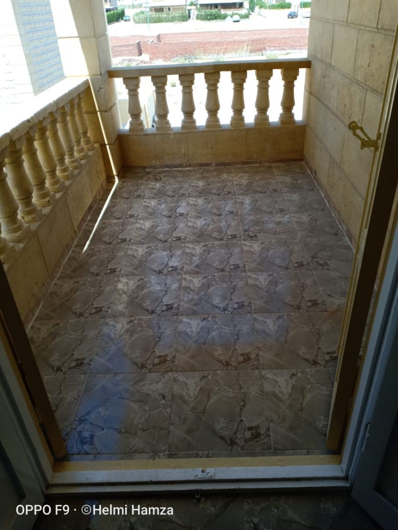 فيلا بقرية حورس  متر² دور ارضى بحديقة