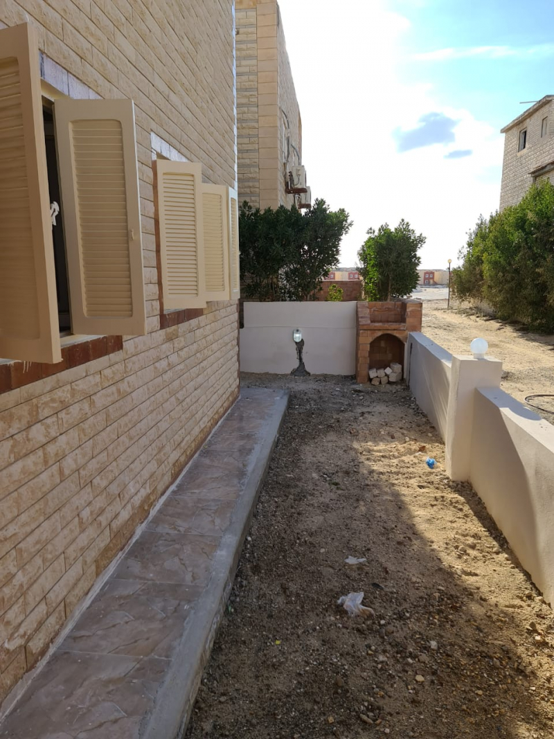 شالية بقرية حورس  متر² ارضى بحديقة وروف