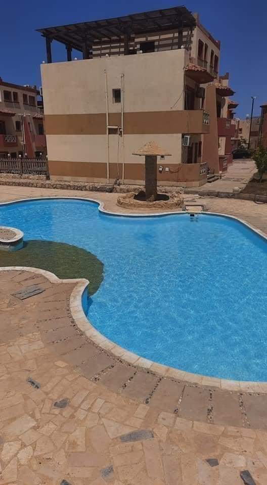 فيلا للبيع بالتقسيط في الساحل الشمالي قرية بيرلا مارينا الكيلو 90