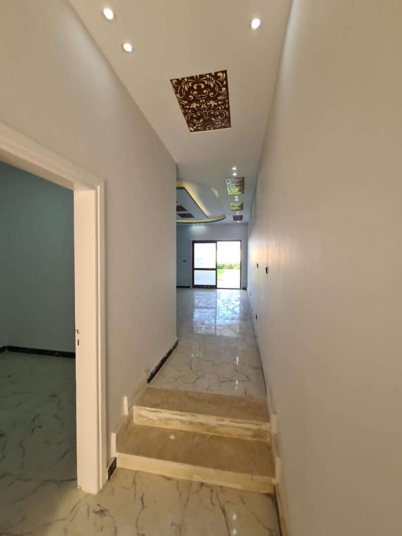 فيلا بالمنتزه  متر² ارضى بحديقة وروف