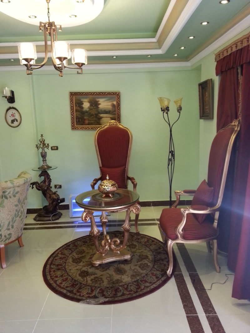 قصر صف اول  على البحر مباشره  على مساحه الكليه 1200