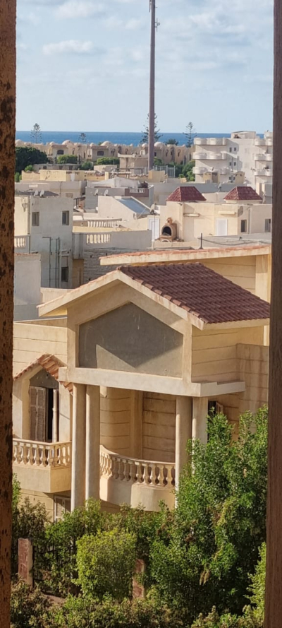 شاليه تاني علوي فيو بحر للبيع بالفراش والاجهزه بالساحل الشمالي