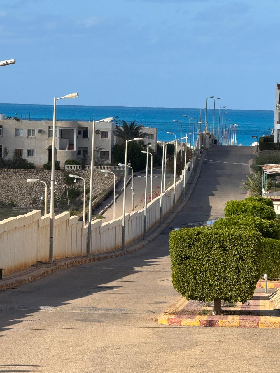 شاليه ارضي بحديقة للبيع بالتقسيط والاستلام فوررري فيو بحر على مساحه 250 متر في قرية بانوراما  بيتش الساحل الشمالي 