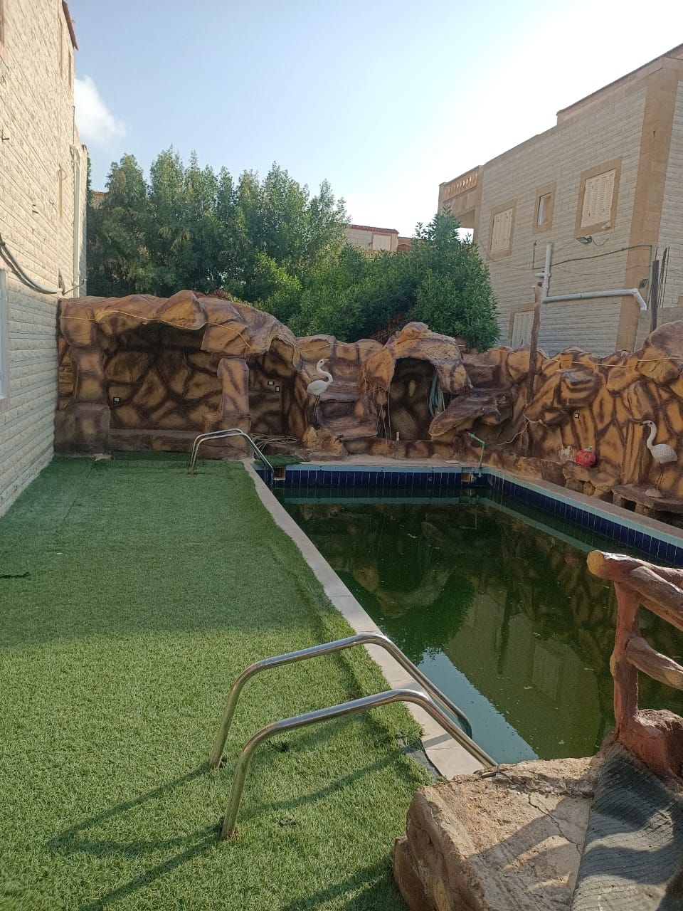 شاليه لقطه للبيع بحمام سباحه خاص والاستلام فوررري في الساحل الشمالي قرية حورس 