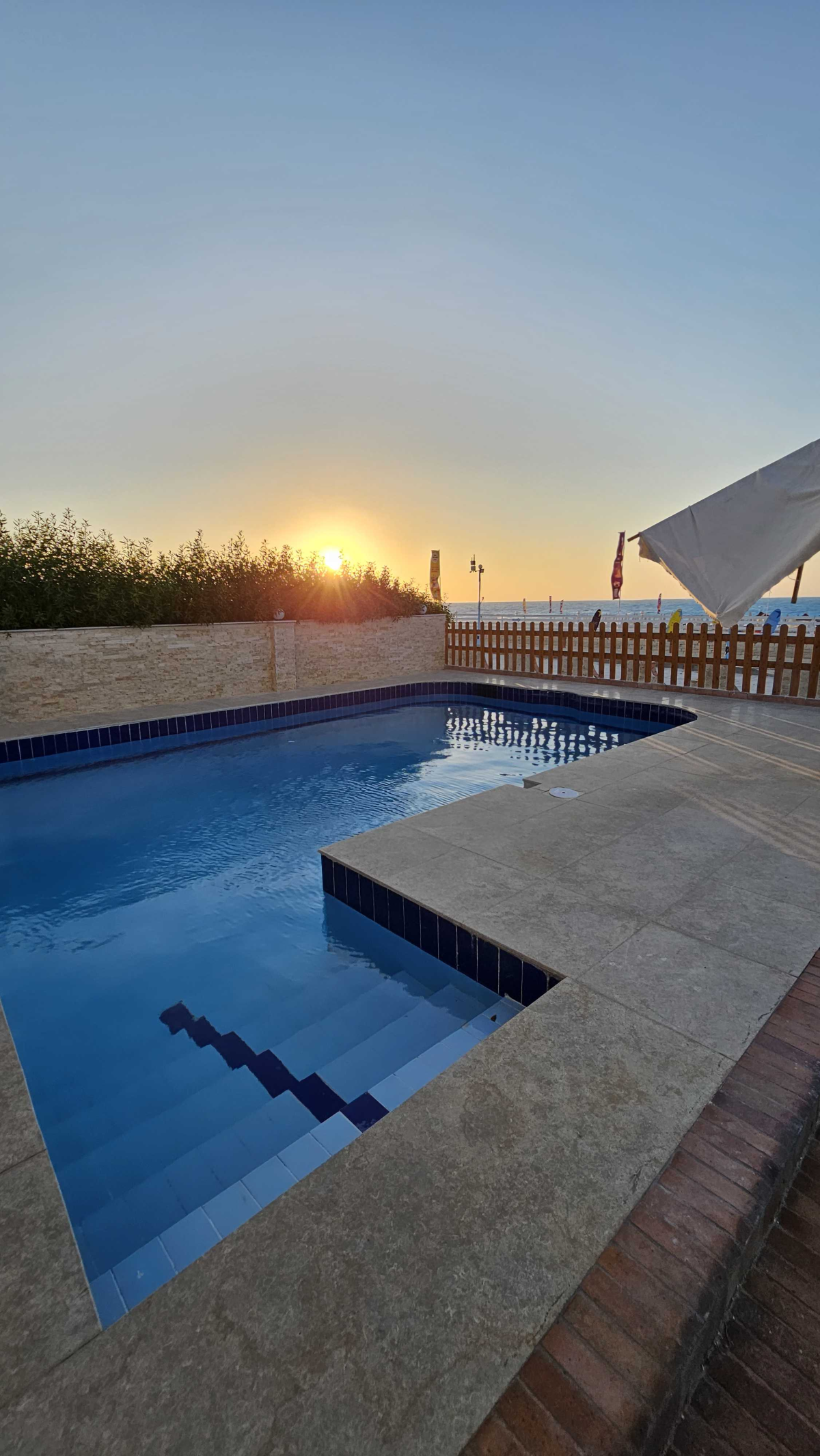 فيلا لقطه للبيع اول صف بحر وحمام سباحه خاص للفيلا بالساحل الشمالي بالتقسيط والاستلام فوررري 