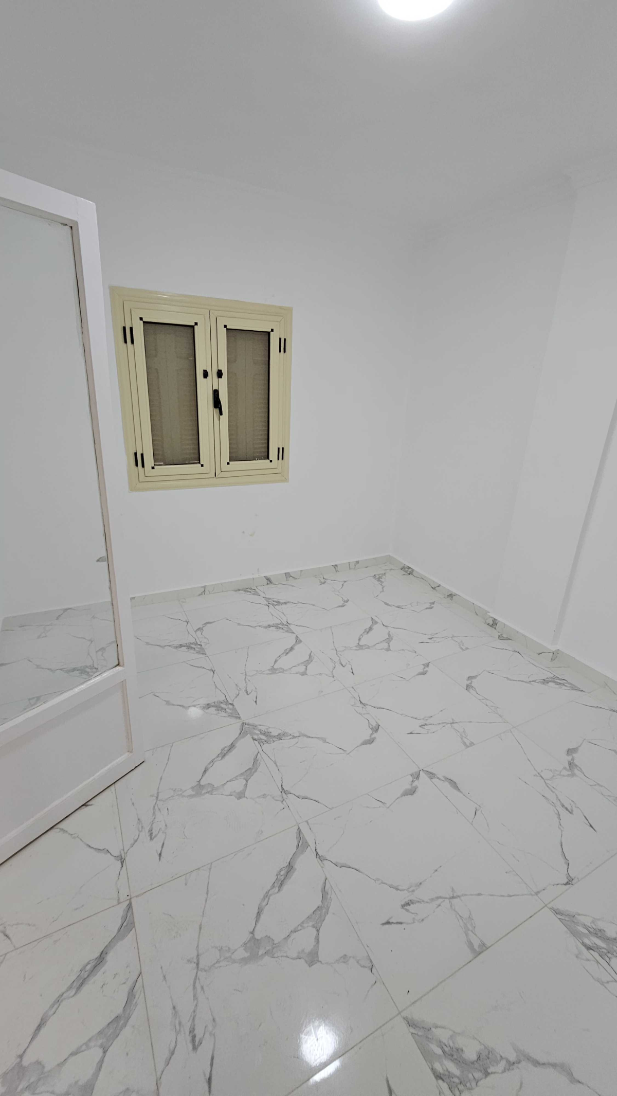 فيلا لقطه للبيع اول صف بحر وحمام سباحه خاص للفيلا بالساحل الشمالي بالتقسيط والاستلام فوررري 