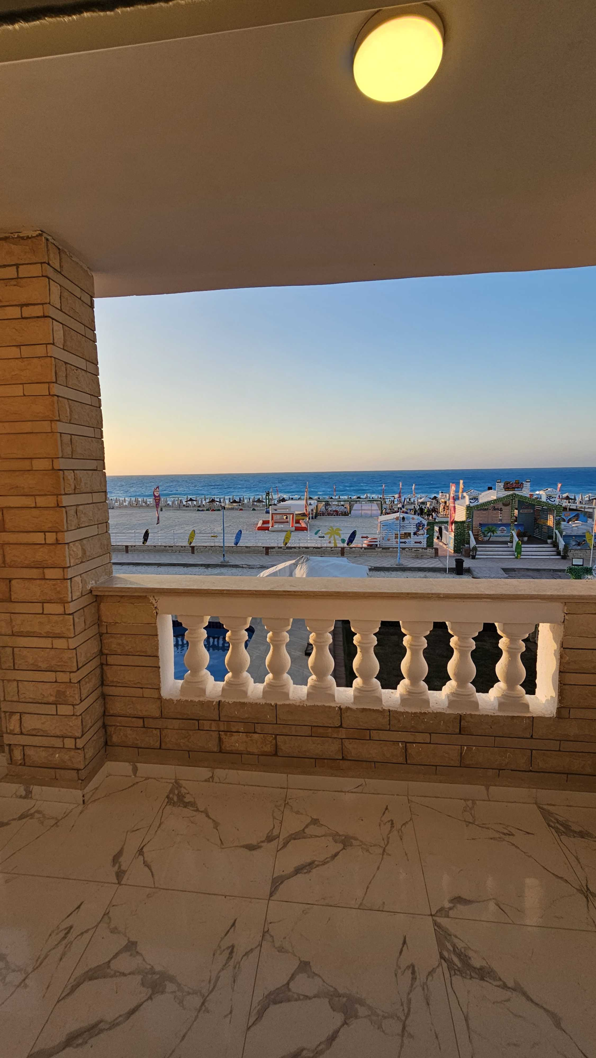 فيلا لقطه للبيع اول صف بحر وحمام سباحه خاص للفيلا بالساحل الشمالي بالتقسيط والاستلام فوررري 