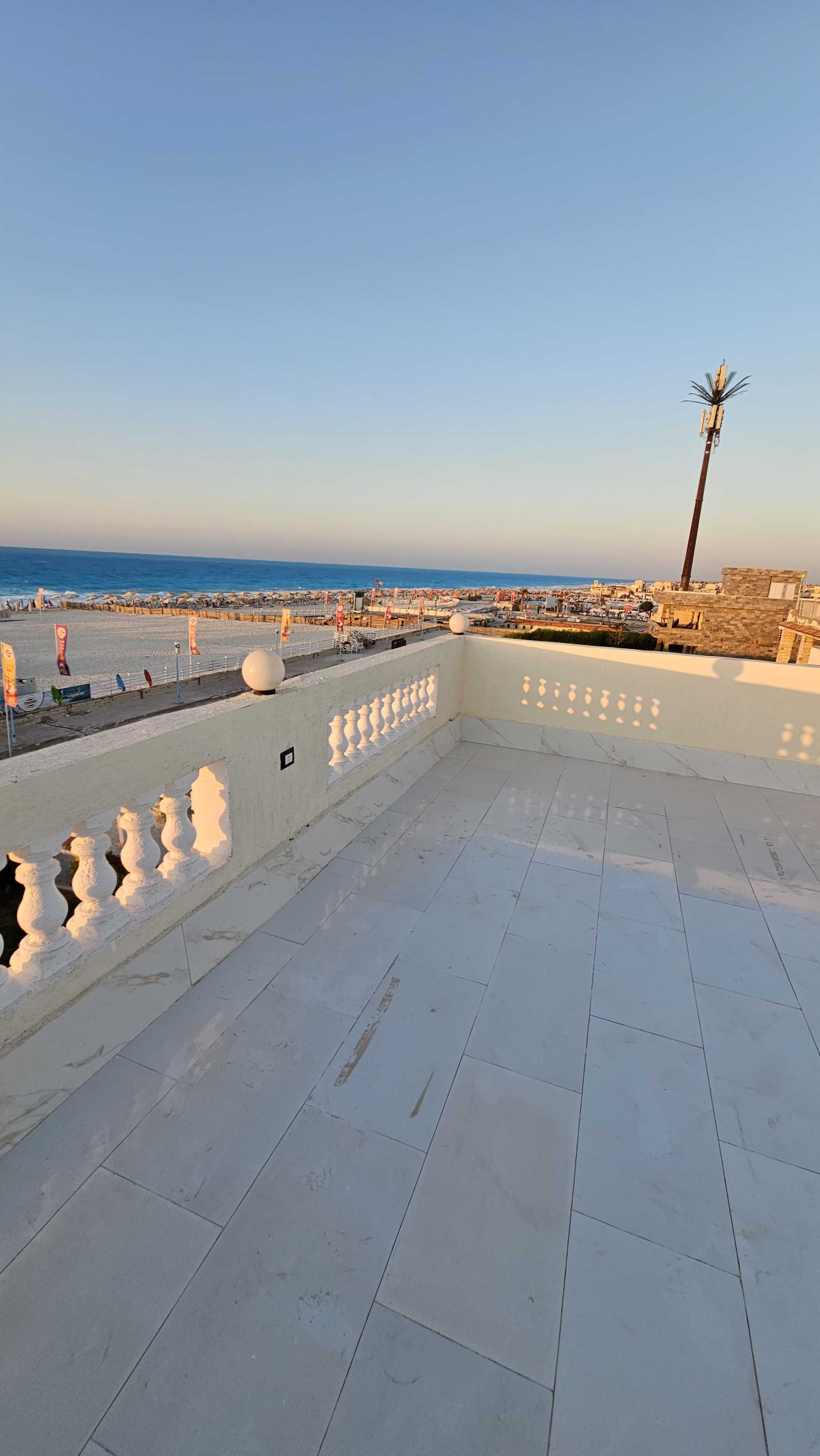 فيلا لقطه للبيع اول صف بحر وحمام سباحه خاص للفيلا بالساحل الشمالي بالتقسيط والاستلام فوررري 