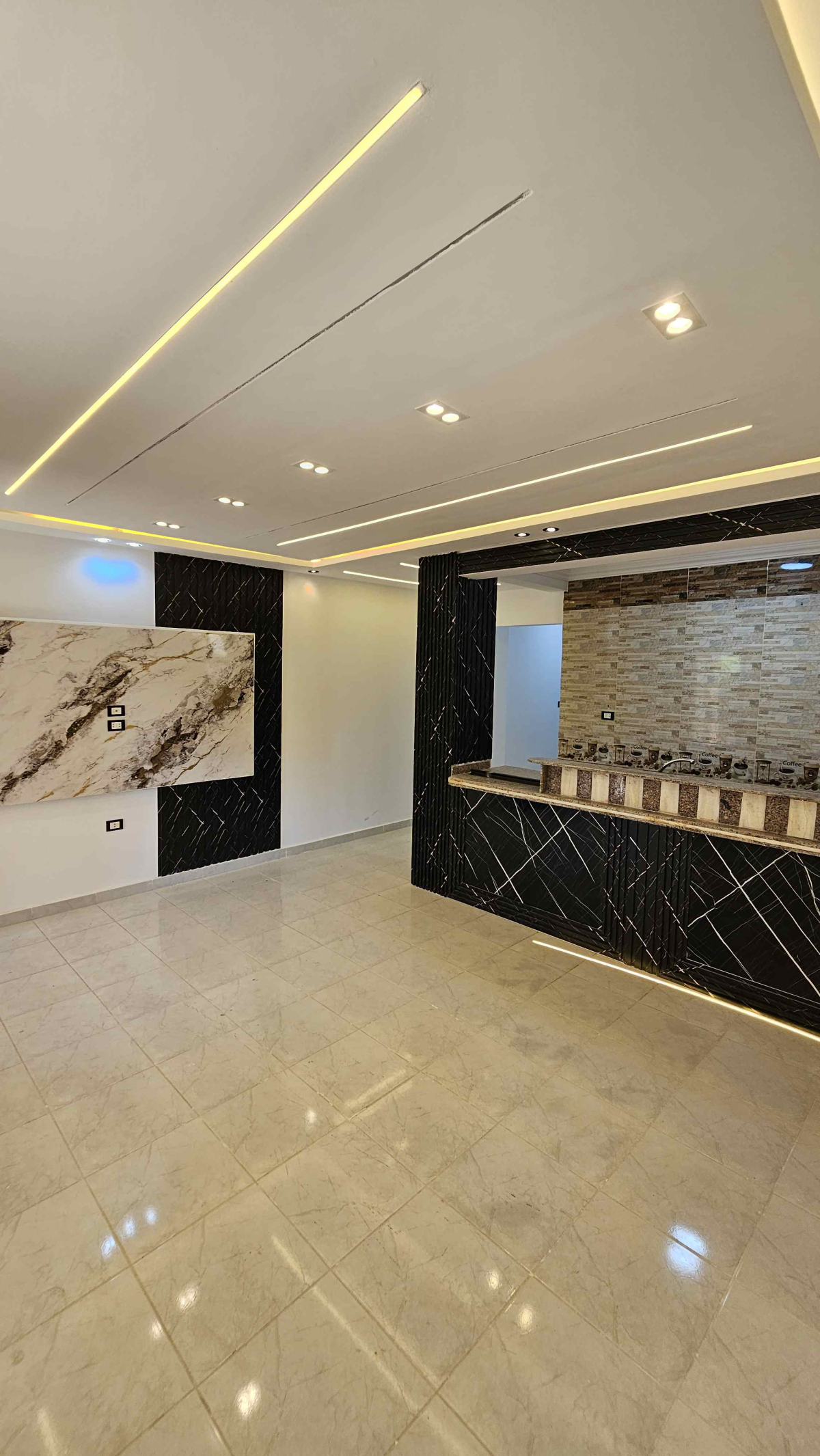 شاليه ارضي بحديقة للبيع بالتقسيط وحمام سباحه بالساحل الشمالي بتشطيب سوبر لوكس ولاستلام فوررري 