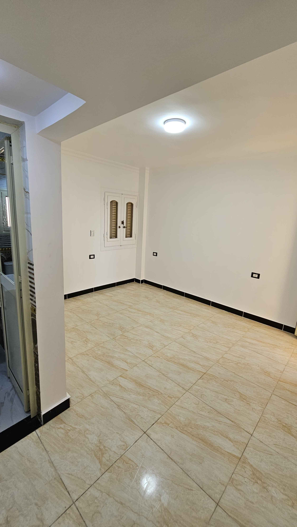 شاليه اول علوي بروف فيو بحر تشطيب الترا سوبر لوكس بالتقسيط والاستلام فوررري في الساحل الشمالي قرية بدر 