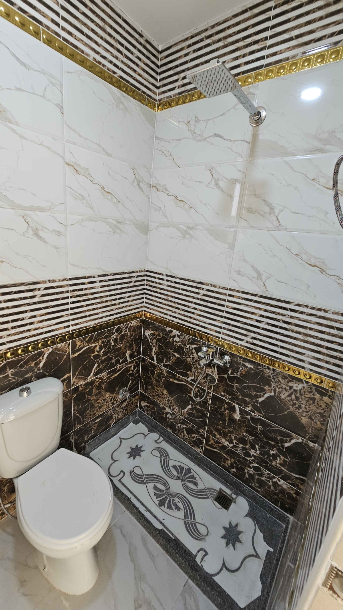 شاليه اول علوي بروف فيو بحر تشطيب الترا سوبر لوكس بالتقسيط والاستلام فوررري في الساحل الشمالي قرية بدر 