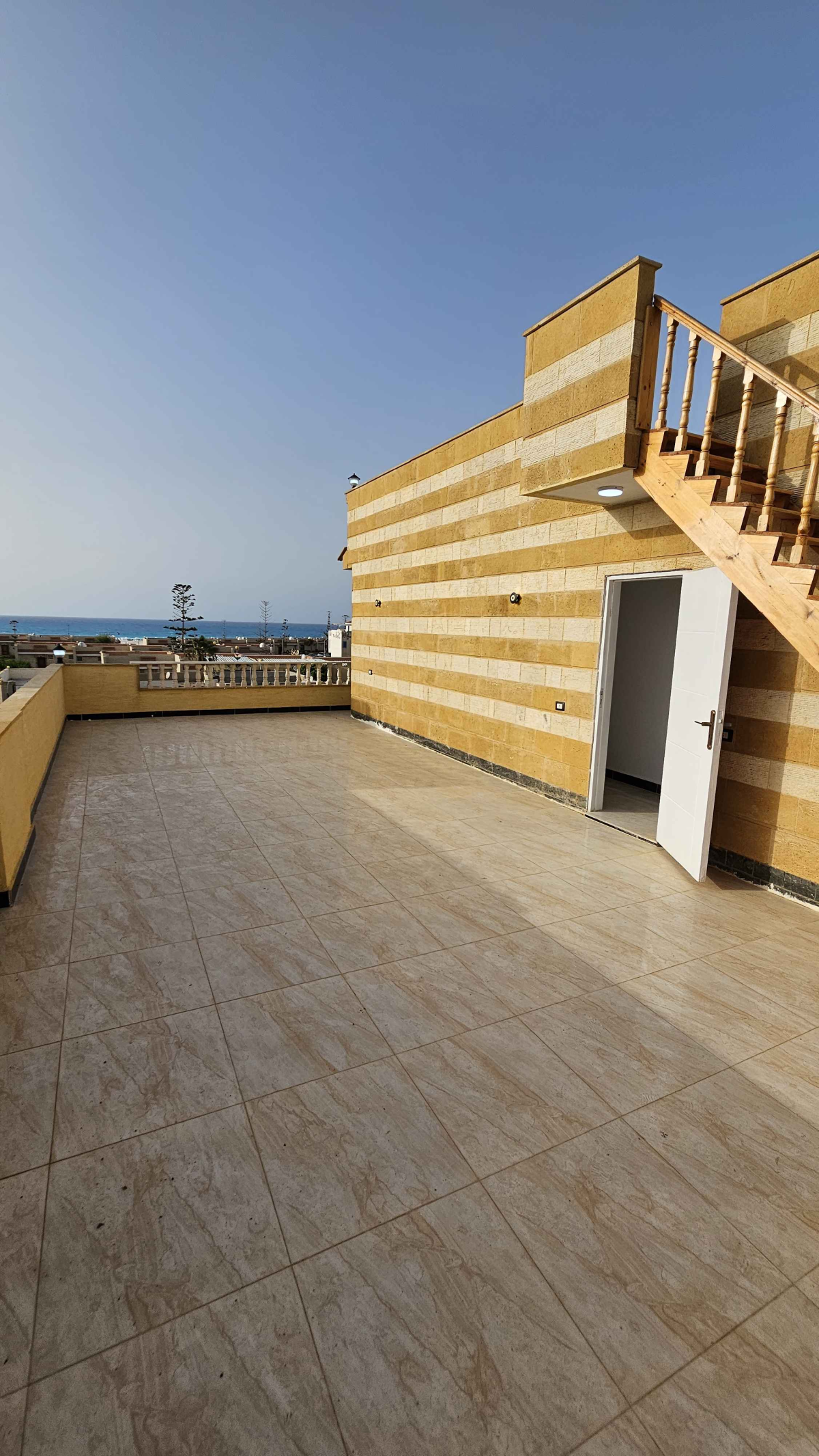 شاليه اول علوي بروف فيو بحر تشطيب الترا سوبر لوكس بالتقسيط والاستلام فوررري في الساحل الشمالي قرية بدر 