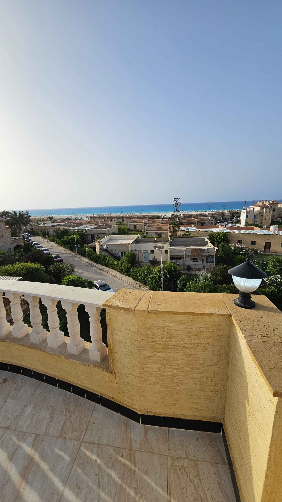 شاليه اول علوي بروف فيو بحر تشطيب الترا سوبر لوكس بالتقسيط والاستلام فوررري في الساحل الشمالي قرية بدر 