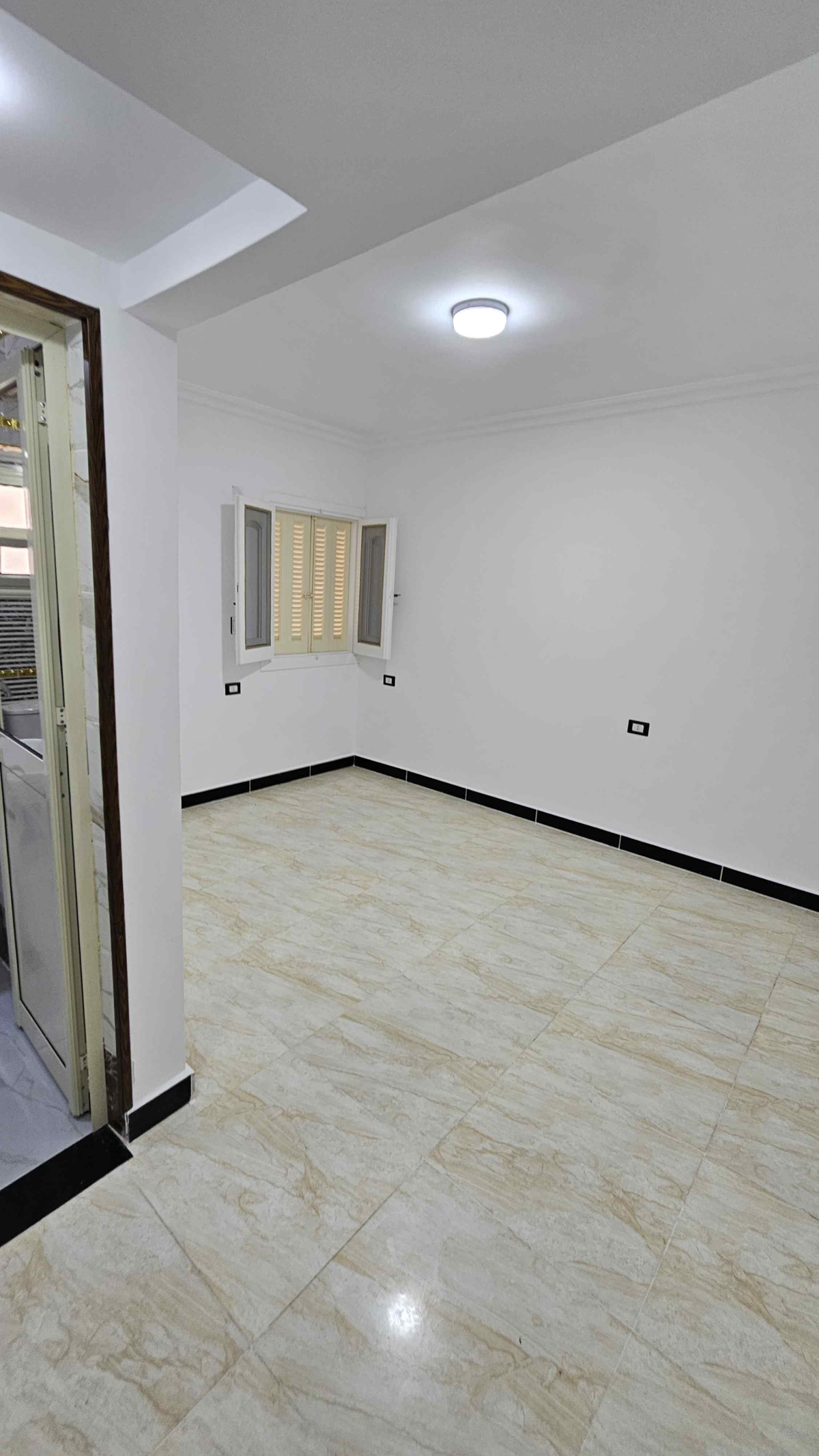 شاليه ارضي بحديقة للبيع بالتقسيط في الساحل الشمالي قرية بدر تشطيب الترا سوبر لوكس ولاستلام فوررري 