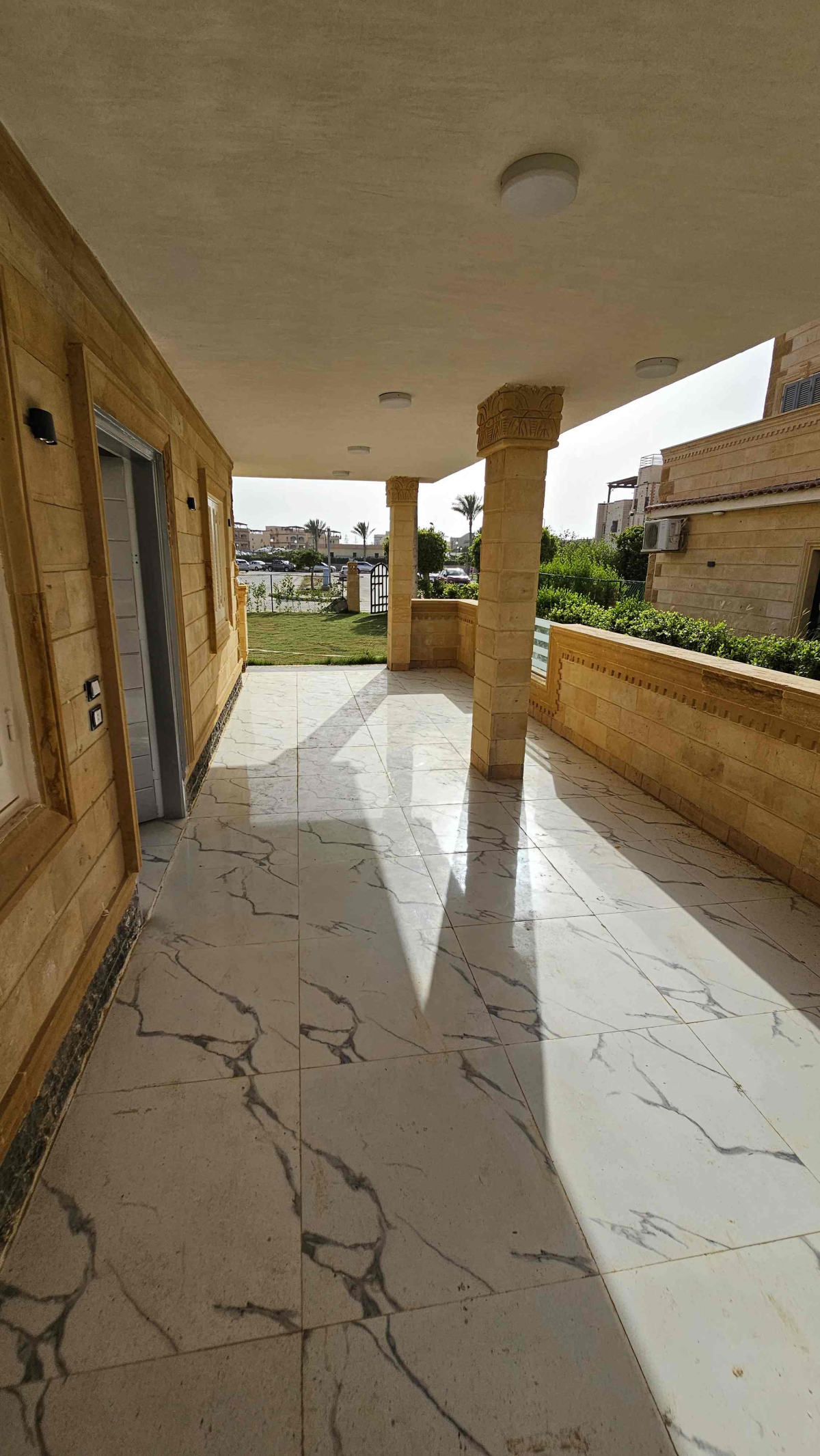 شاليه ارضي بحديقة للبيع بالتقسيط في قرية بدر الساحل الشمالي تشطيب الترا سوبر لوكس ولاستلام فوررري 