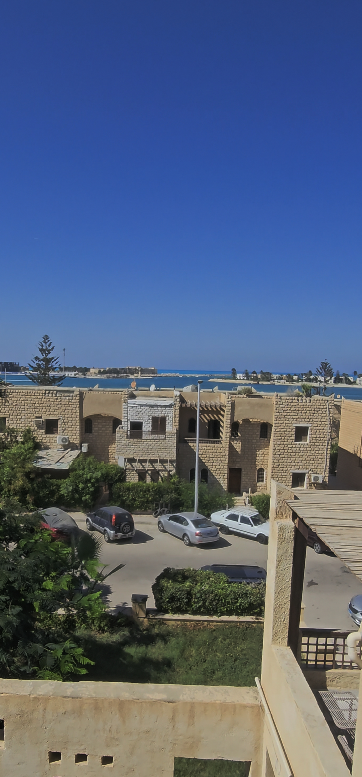 شال للبيع في مارينا 2 نظام دوبلكس فيو بحر وبحيره مساحه 170 م بسعر لقطه